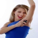 Jaký je rozdíl mezi antiperspirantem a deodorantem?