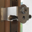 Jak správně vybrat ten nejvhodnější zámek na okno pro maximální zabezpečení vašeho domova nebo bytu?