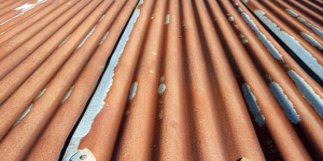 bydlení, údržba střech, okapové roury a žlaby