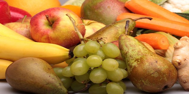 ovoce, zdraví, detoxikace těla, přejídání, cholesterol