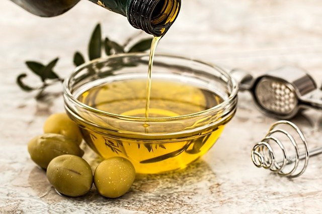 Olivový olej - lék, kosmetika a zdravá výživa