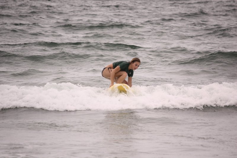 Dovolená s adrenalinem? Zkuste surfing na vlnách známých destinací!