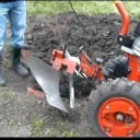 Efektivní zorání pole s malotraktorem VARI - video